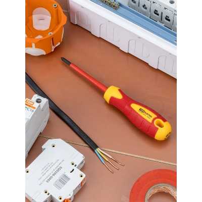 Отвертка крестовая диэлектрическая тип PH1x80, серия «ЭкспертЭлектрик» TDM